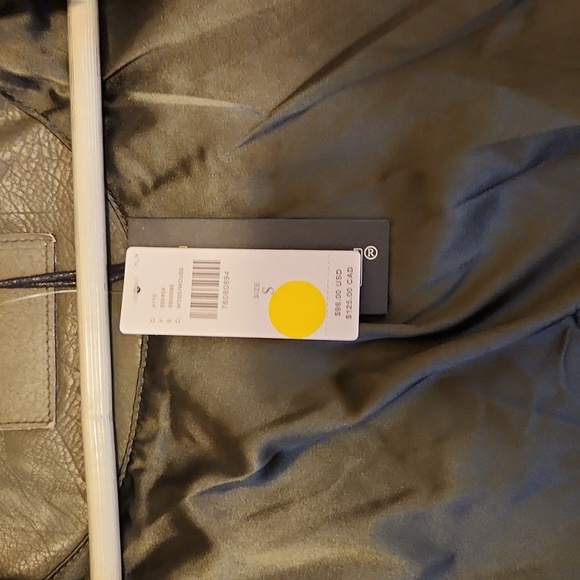 Last Chance For NWT Anthropologie BlankNYC small olive green faux leather jacket - Picture 8 of 8